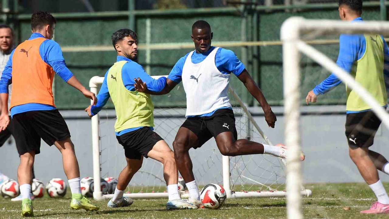 Manisa FK kupa maçı hazırlıklarını tamamladı
