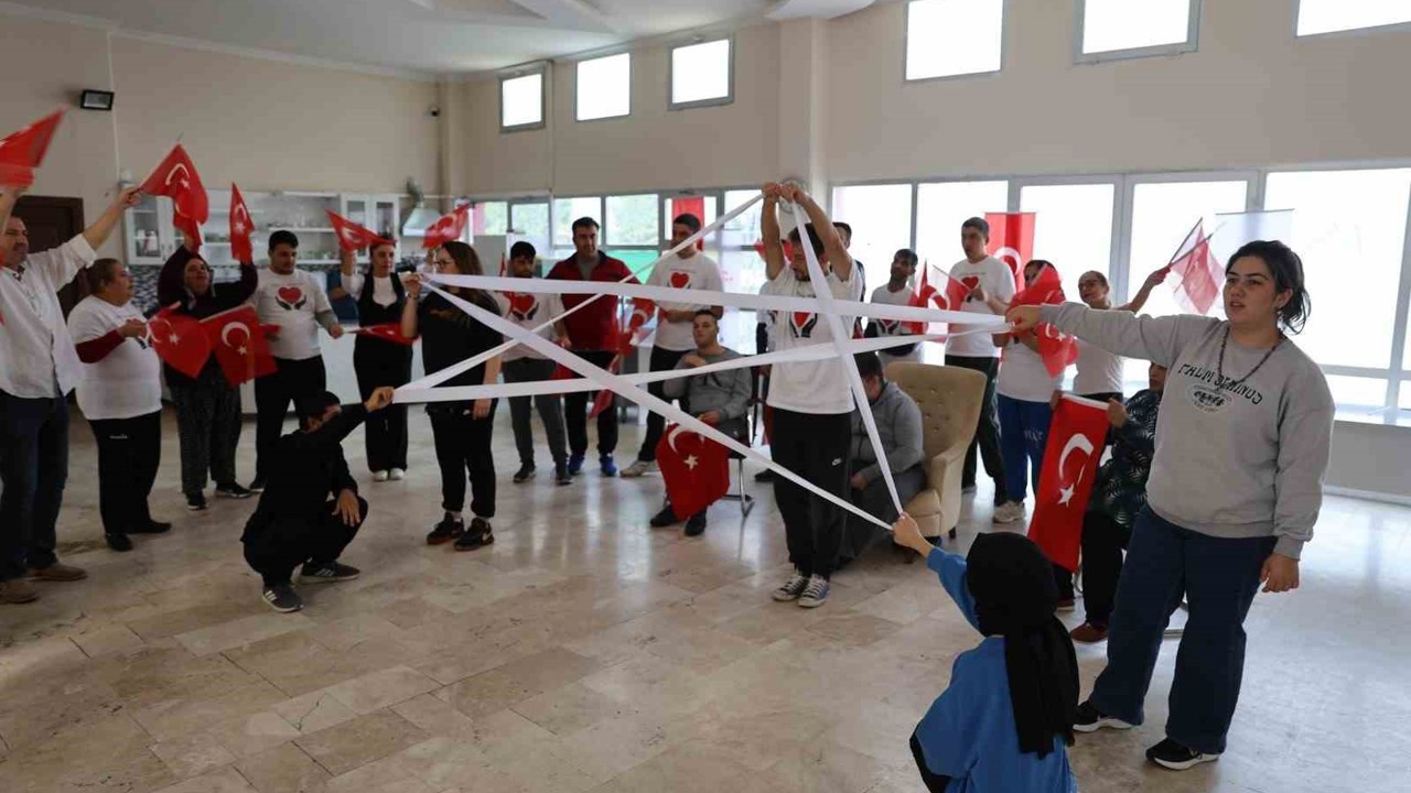 Özel çocuklar cumhuriyet coşkusunu doyasıya yaşadı
