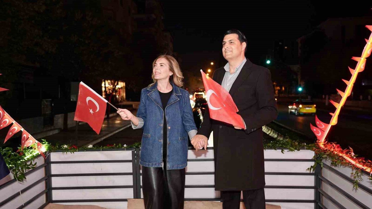 Yılmaz’dan 102 araçla Cumhuriyet Korteji’ne davet
