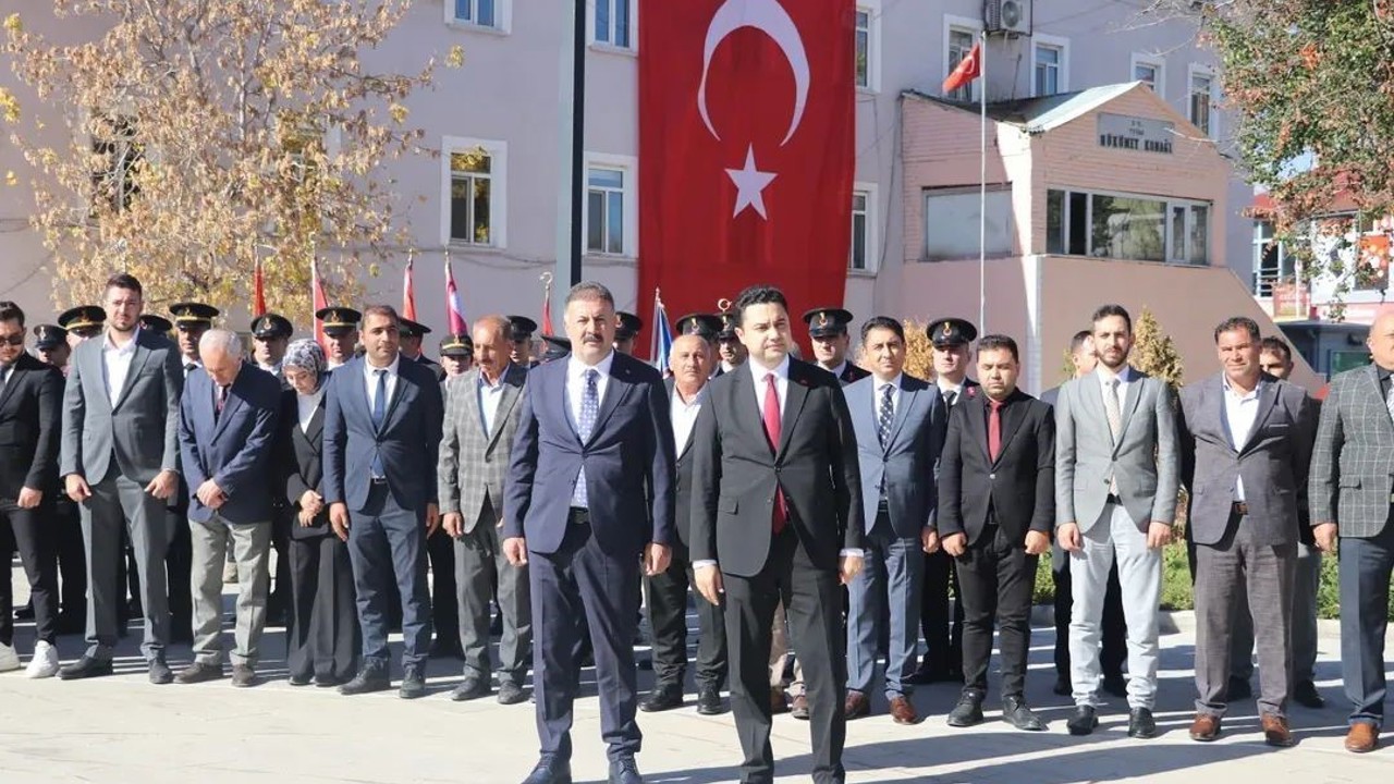 Tutak’ta 29 Ekim Cumhuriyet Bayramı kutlaması
