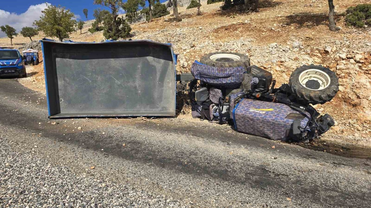 Adıyaman’da traktör devrildi: 2 yaralı
