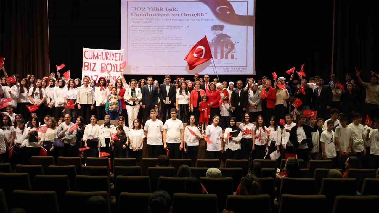Cumhuriyetin 102. Yılı Hasan Kalyoncu Üniversitesi’nde coşkuyla kutlandı
