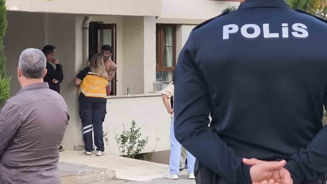 Eşi ve kızını yaralayıp rehin alan adam 6 saat sonra kaçmaya çalışırken yakalandı
