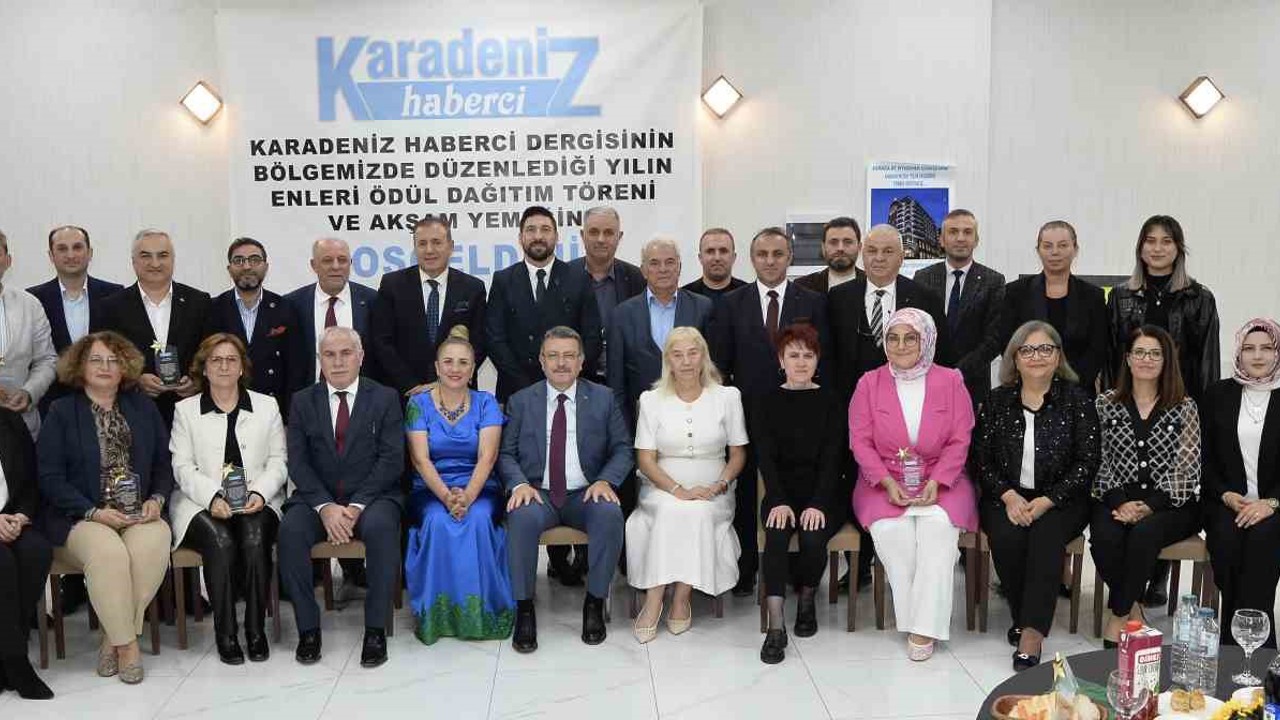 Karadeniz’de Yılın En’leri ödüllerini aldı
