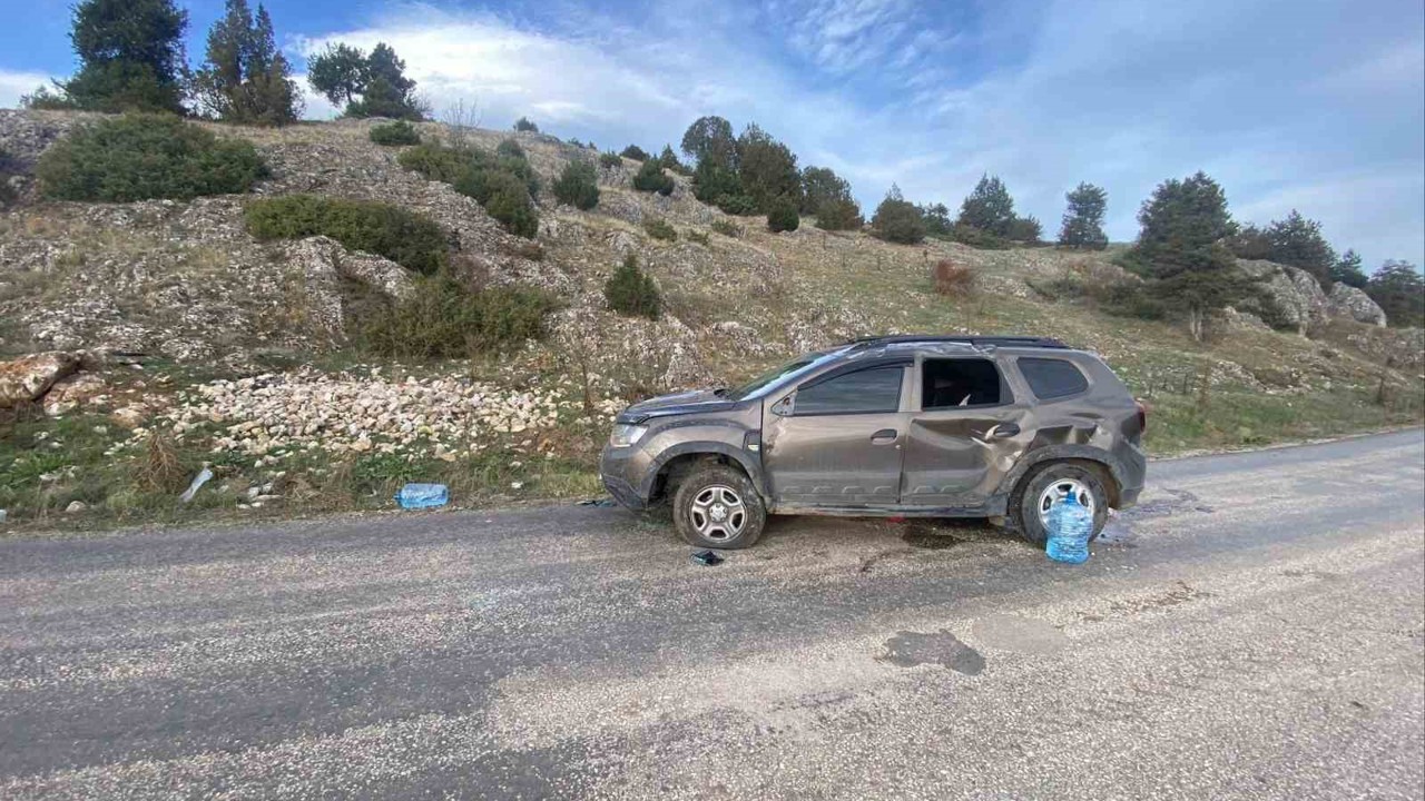 Bilecik’te takla atan araçta 2 kişi yaralandı
