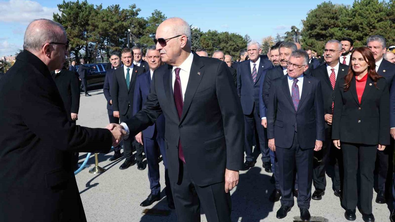 Cumhurbaşkanı Erdoğan başkanlığındaki devlet erkanı Anıtkabir’i ziyaret etti
