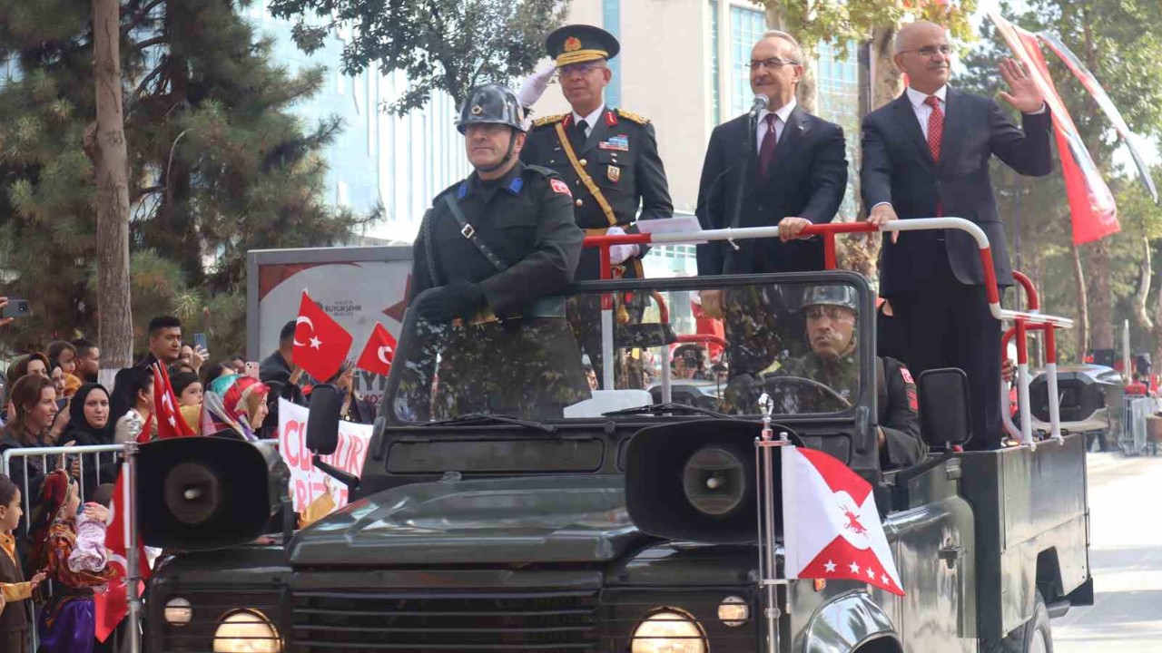 Cumhuriyetin 102.yılı Malatya’da törenle kutlandı
