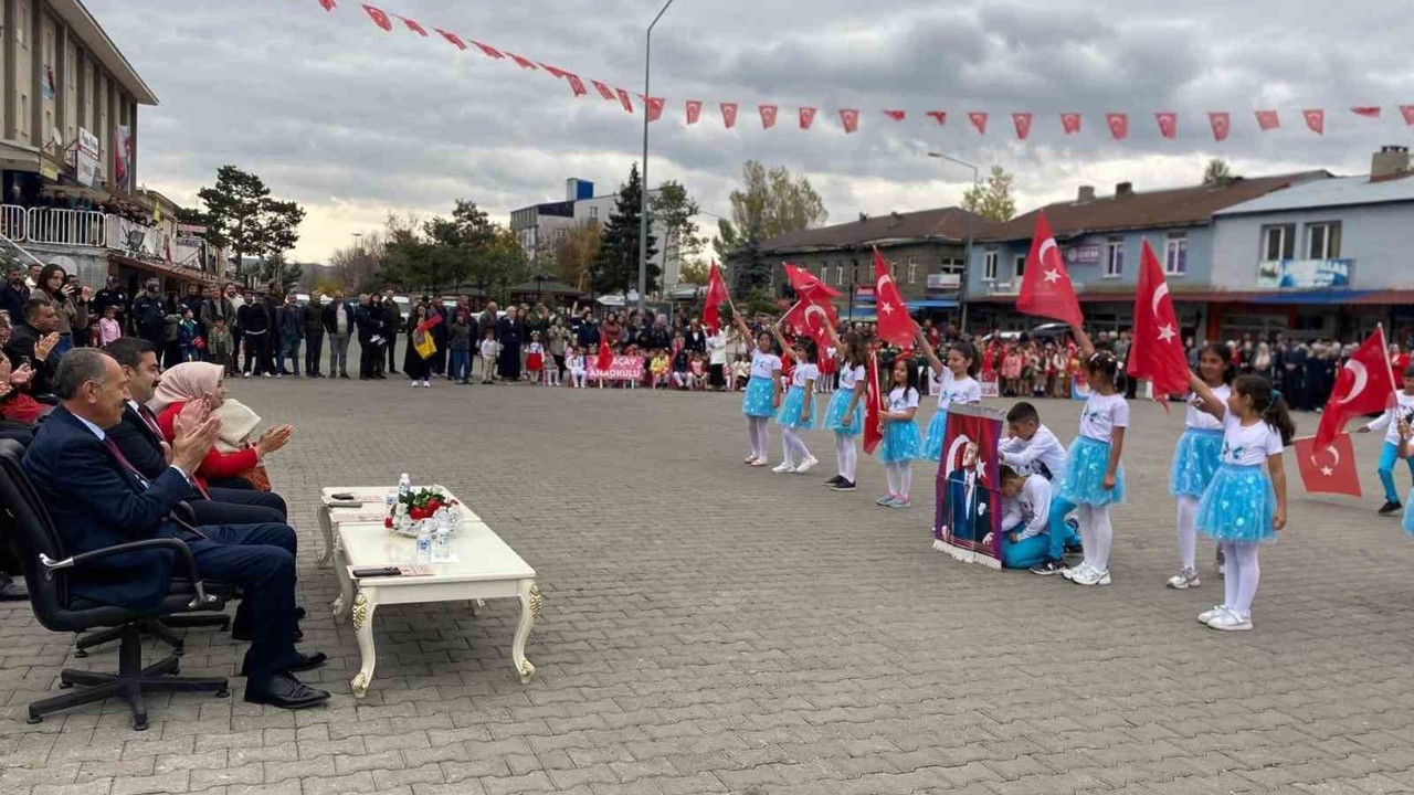 Cumhuriyetin 102. yılı Arpaçay’da coşkuyla kutlandı
