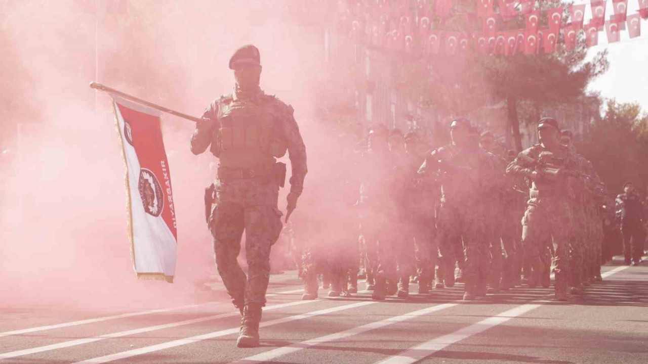 Diyarbakır’da cumhuriyet kutlaması
