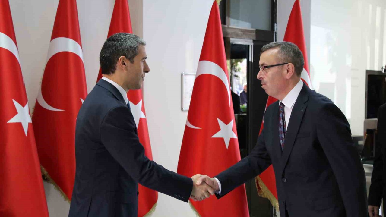 Uşak’ta Türkiye Cumhuriyetinin 102. yaşı coşkuyla kutlandı
