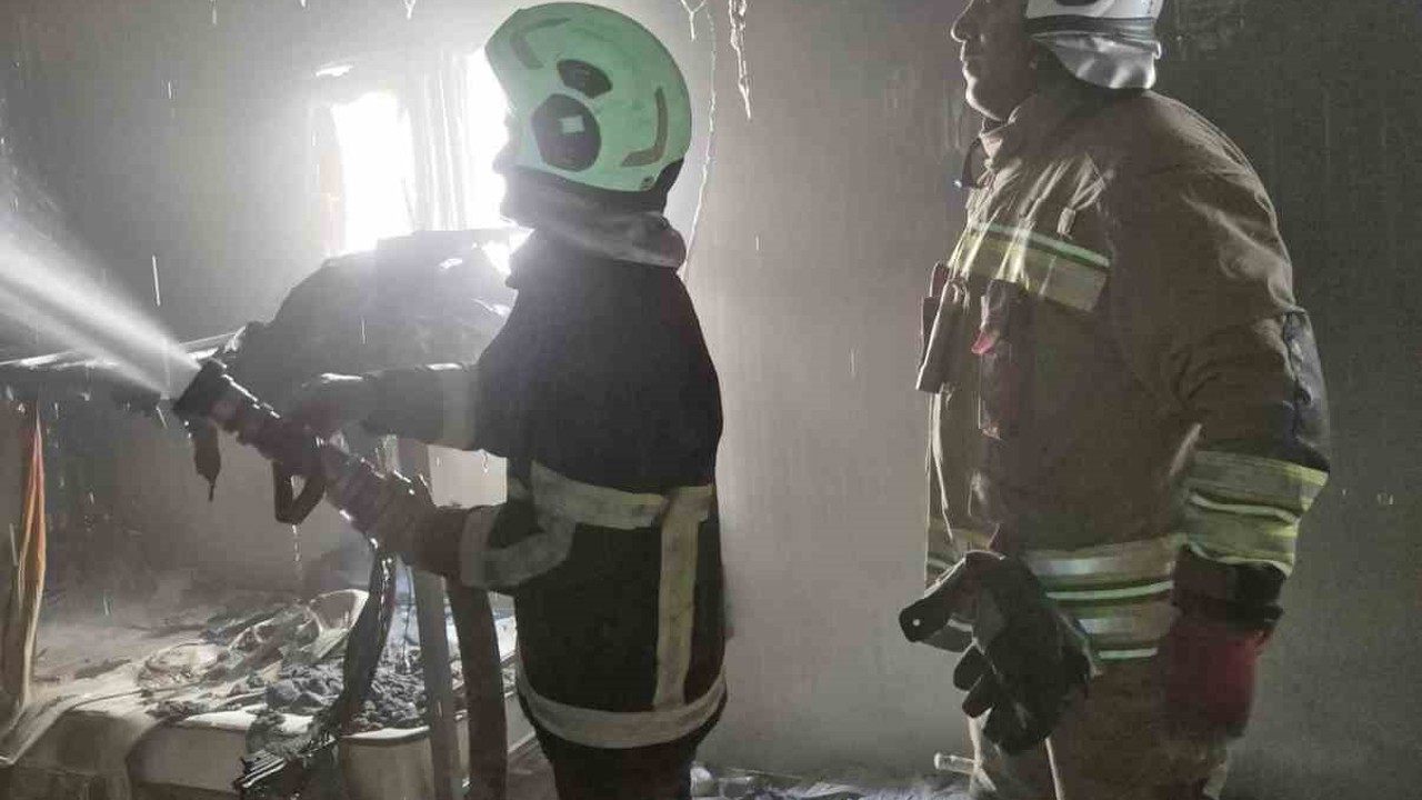 Antakya’da konteyner yatakhane yandı
