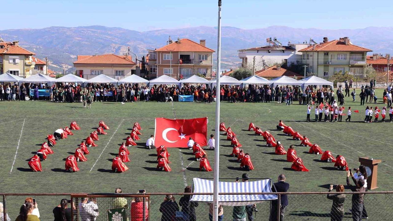 Karacasu’da Cumhuriyet’in 102. yılı coşkuyla kutlandı
