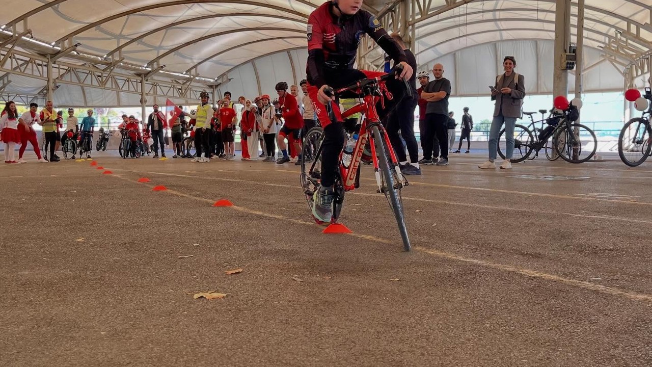 Nilüfer’de Cumhuriyet coşkusu pedallarla sokaklara taşındı
