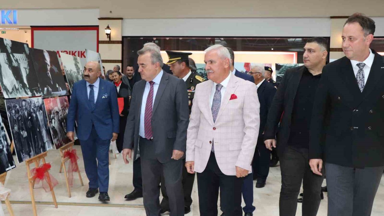 Bozüyük’te ’Atatürk’ konulu fotoğraf sergisi açıldı
