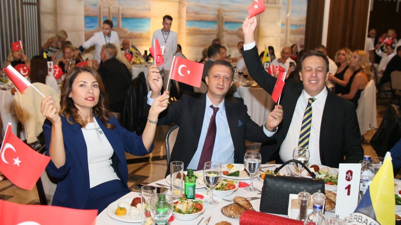 Bodrum Fenerbahçeliler Derneği Cumhuriyetin 102. yılını kutladı
