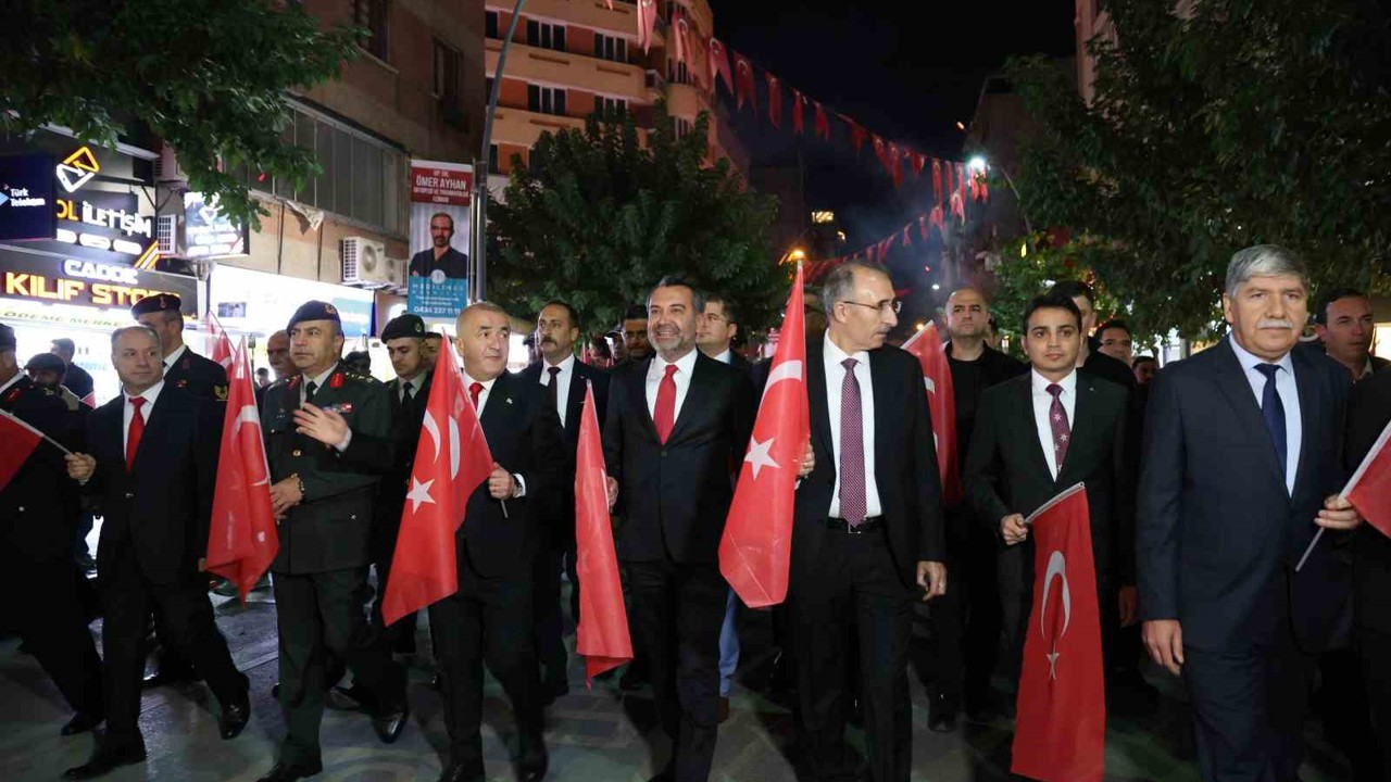Elazığ’da ’Fener Alayı’ yürüyüşü
