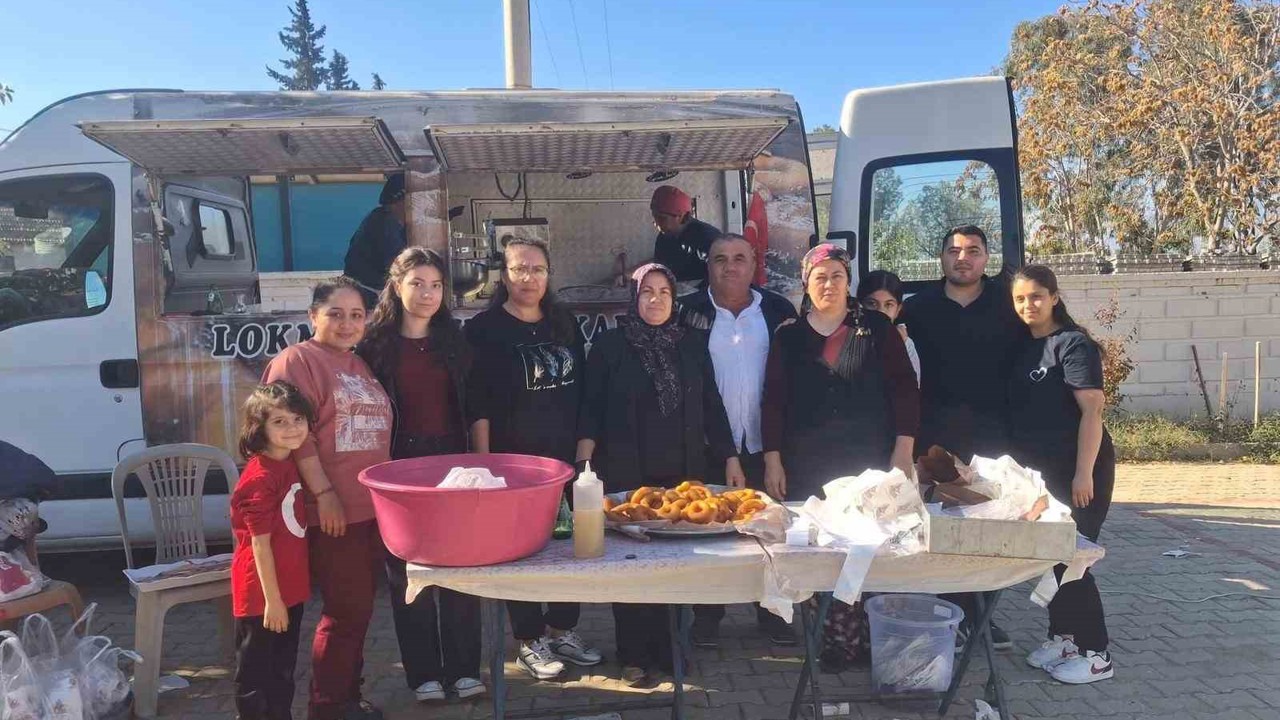Cumhuriyet Bayramı’nda çocuklara lokma hayrı

