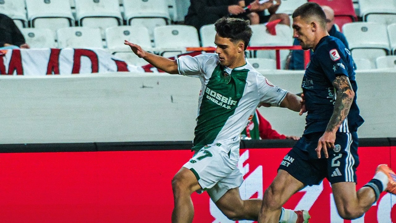 Bursaspor kupaya Antalyaspor deplasmanında veda etti
