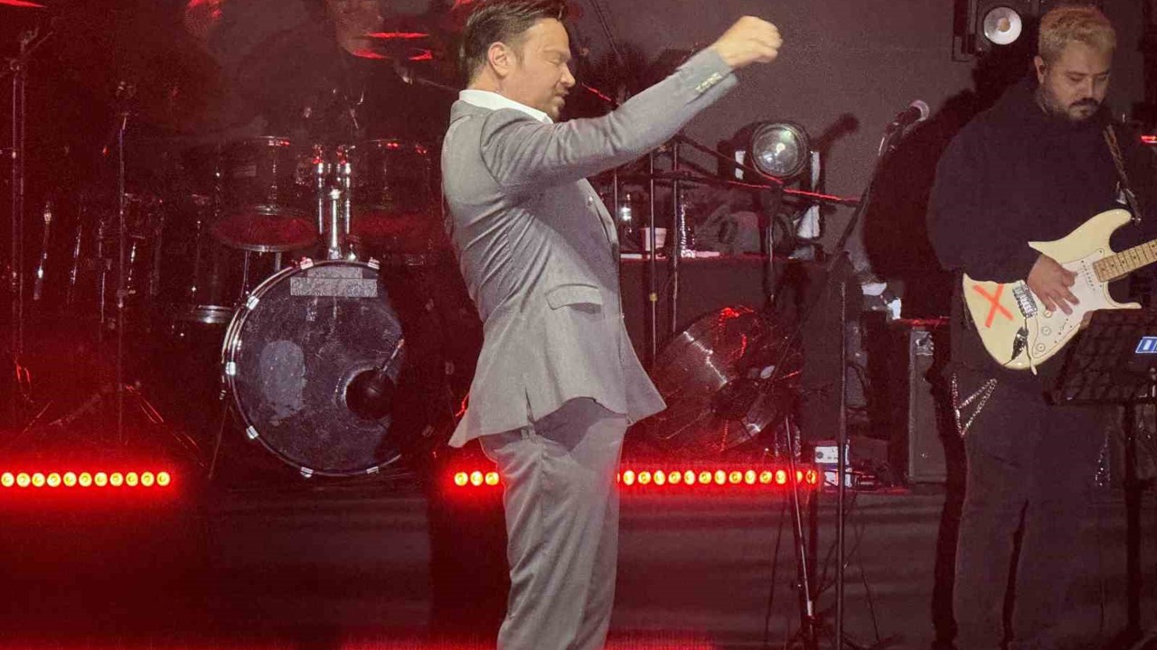 Bahçelievler’de 29 Ekim’de yüzlerce vatandaş Sinan Akçıl şarkılarıyla coştu
