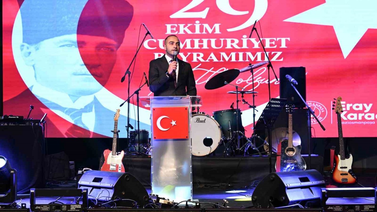 Gaziosmanpaşa’da Cumhuriyet Bayramı, fener alayı ve konserlerle kutlandı
