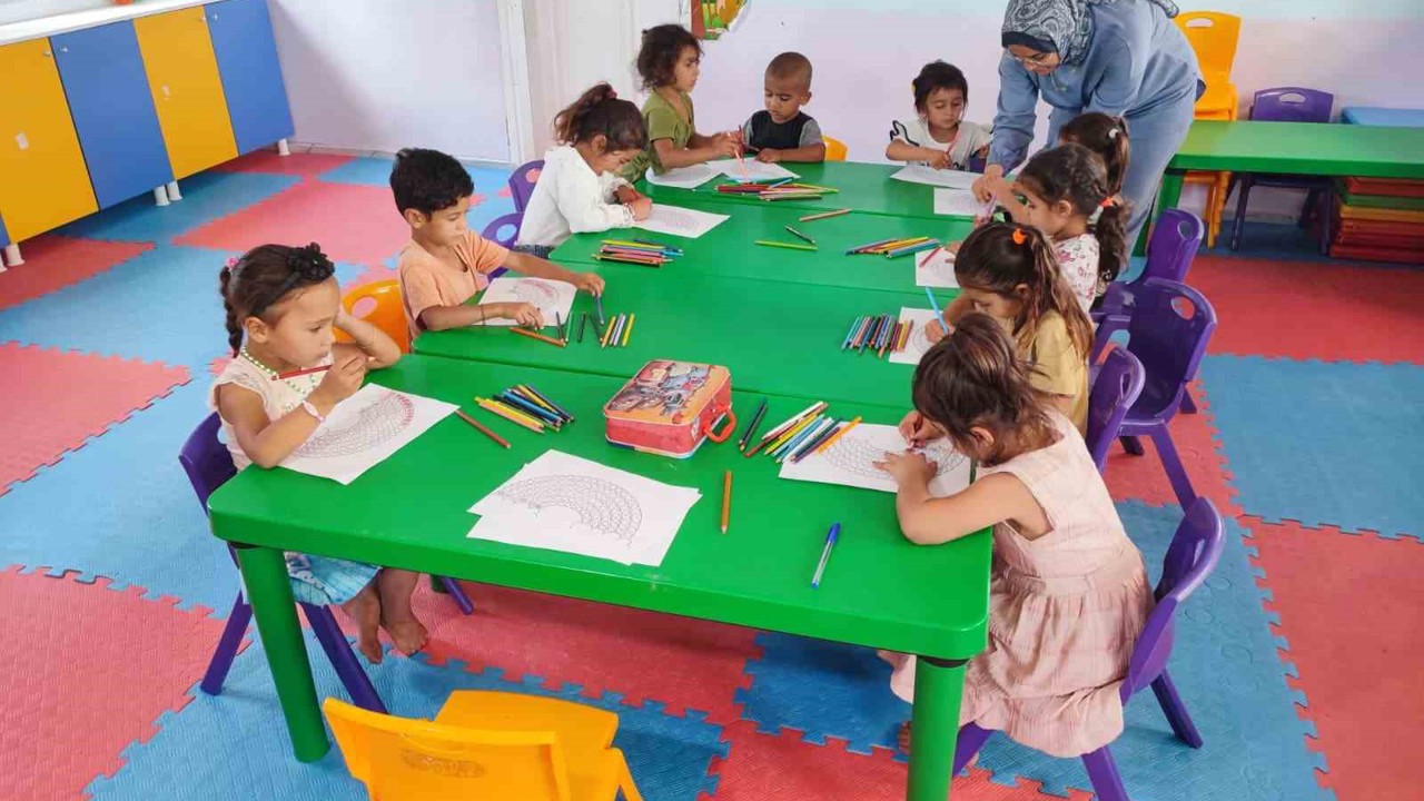 Tarım işçilerinin çocuklarına konteyner sınıfta eğitim
