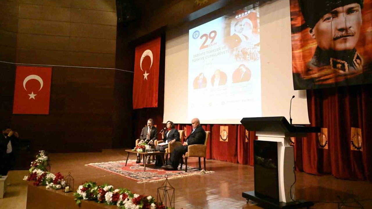 Uşak Üniversitesinden ‘Tarihte Türkler ve Türkiye Cumhuriyeti’ paneli
