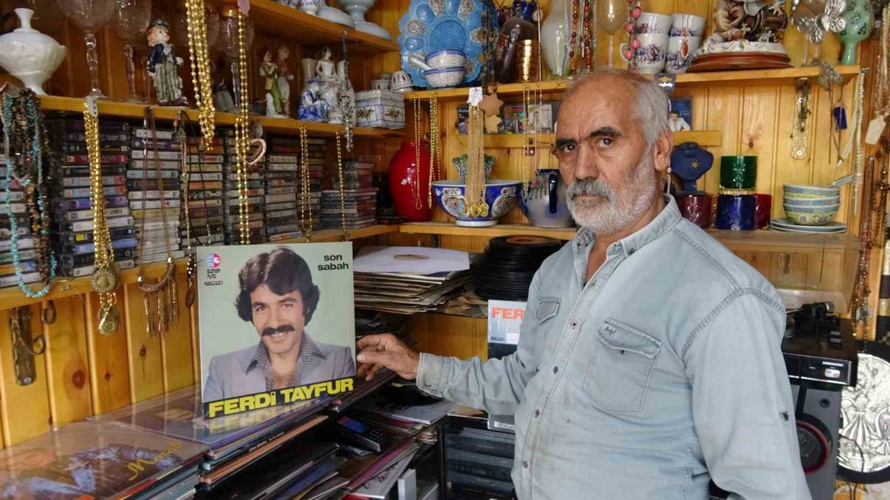 İnsanlar nostaljik müziğe yönelince plak satışları arttı
