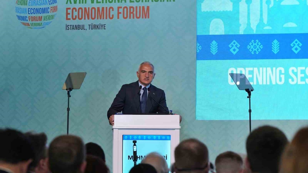 Bakan Ersoy: "Turizmde başarının sırrı güvenli, sürdürülebilir turizm ve etkili tanıtım"
