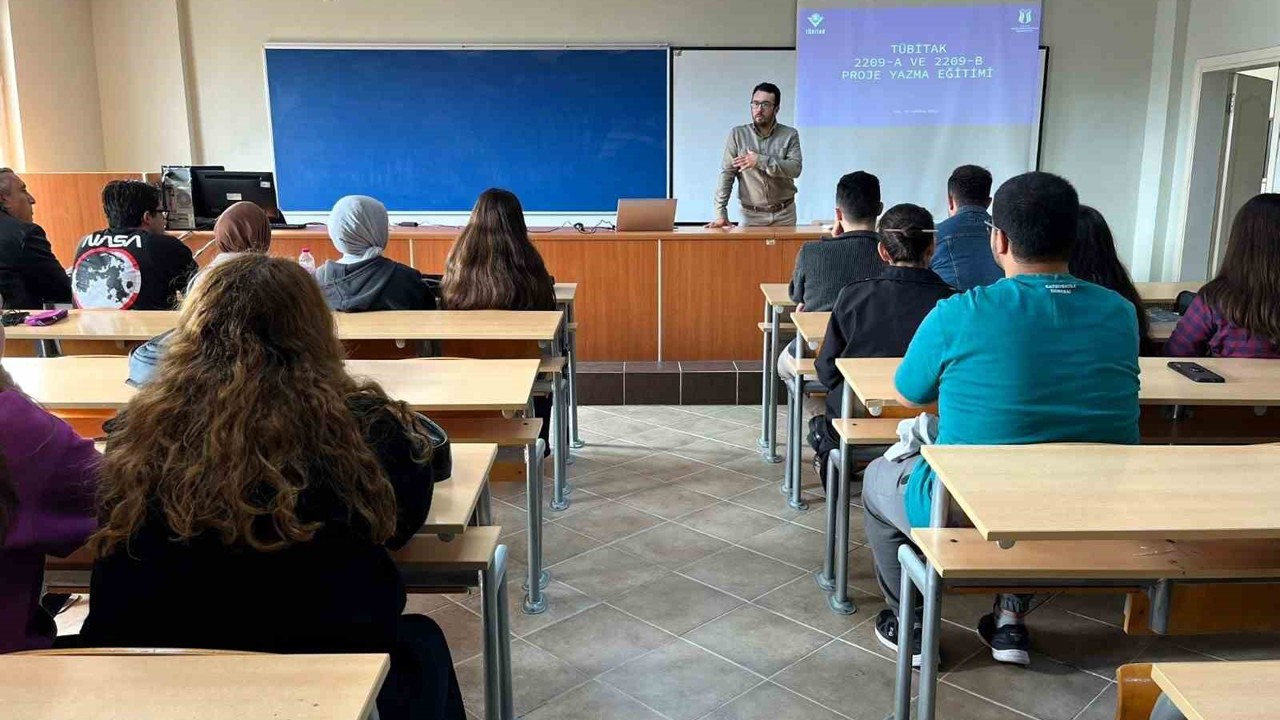 SUBÜ’de TÜBİTAK proje yazım eğitimi verildi
