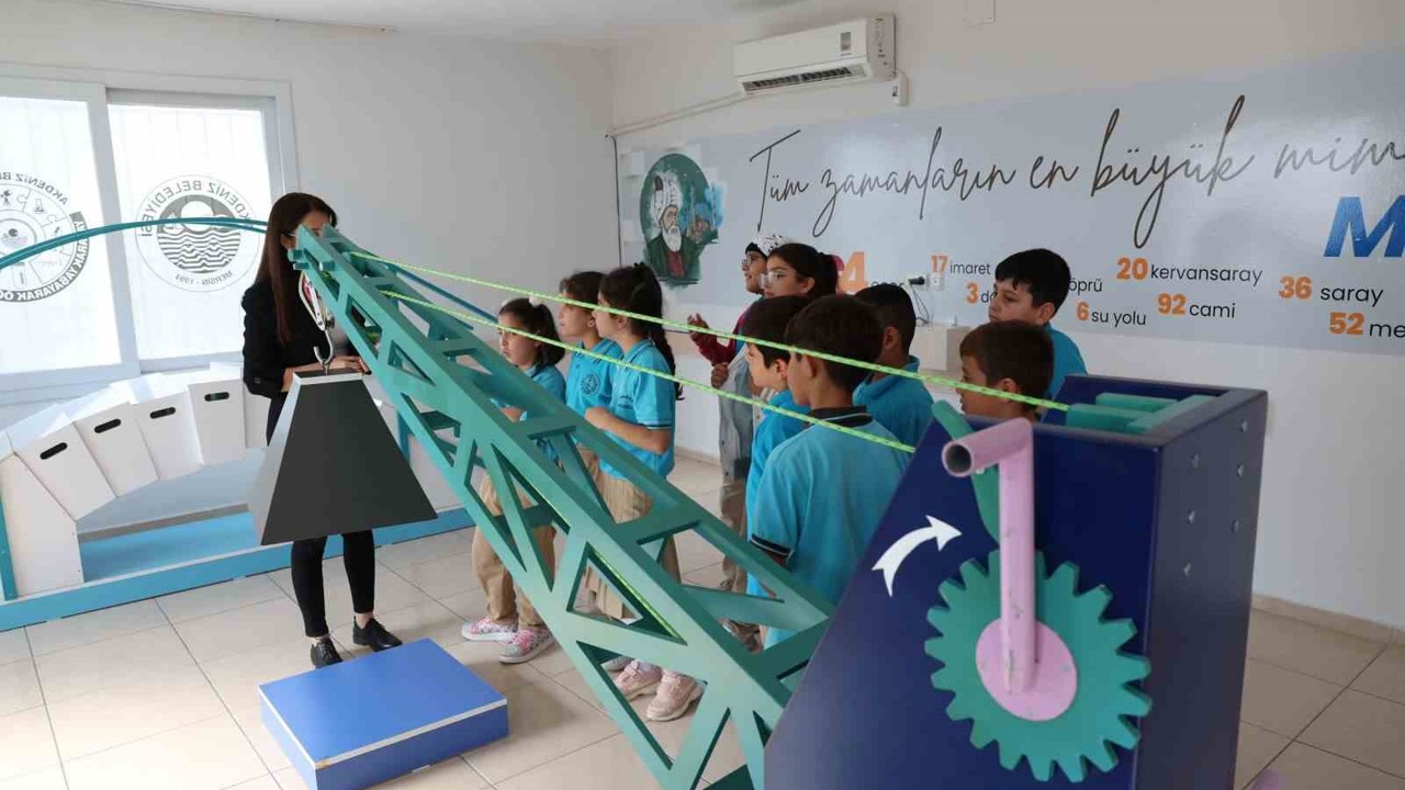 Geleceğin bilim insanları Akdeniz Belediyesinde yetişiyor
