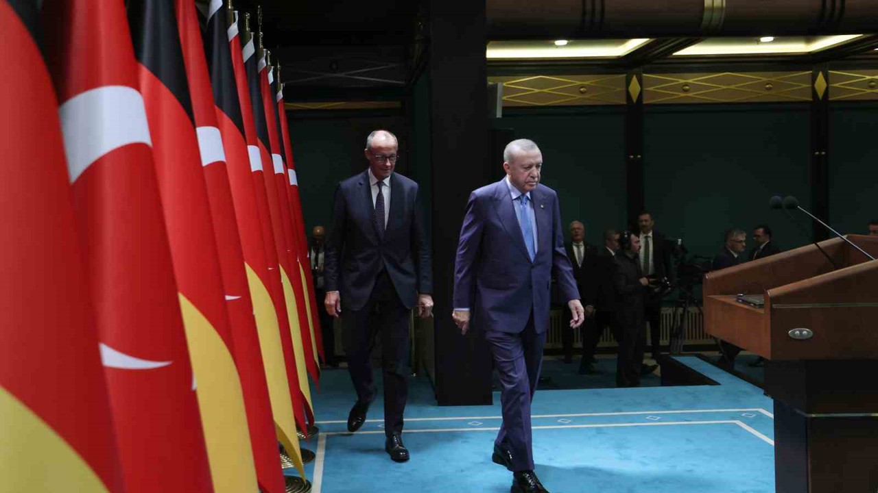 Cumhurbaşkanı Erdoğan’dan Merz’e Gazze tepkisi: "İsrail yine bombalarla özellikle Gazze’yi vurmuştur, bunları Almanya olarak sizler görmüyor musunuz?"
