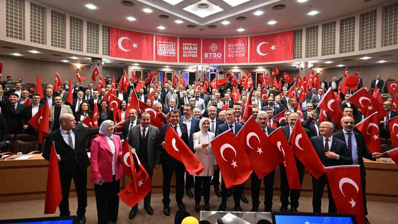 Bakan Göktaş: "Aile dinamik nüfus yapısını korumak, savunma sanayi kadar stratejik öneme sahiptir"
