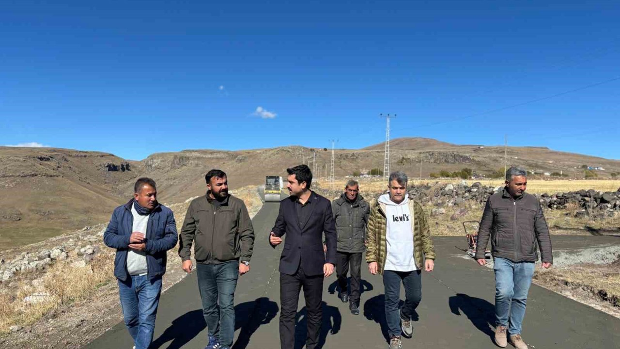 Susuz’da köy yolları beton oluyor
