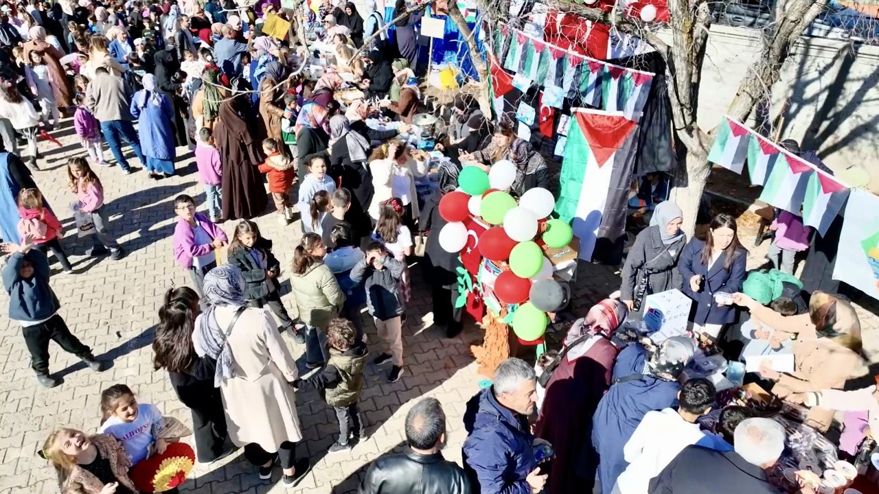 Minik eller Gazze için bir araya geldi, 3 milyon TL yardım toplandı
