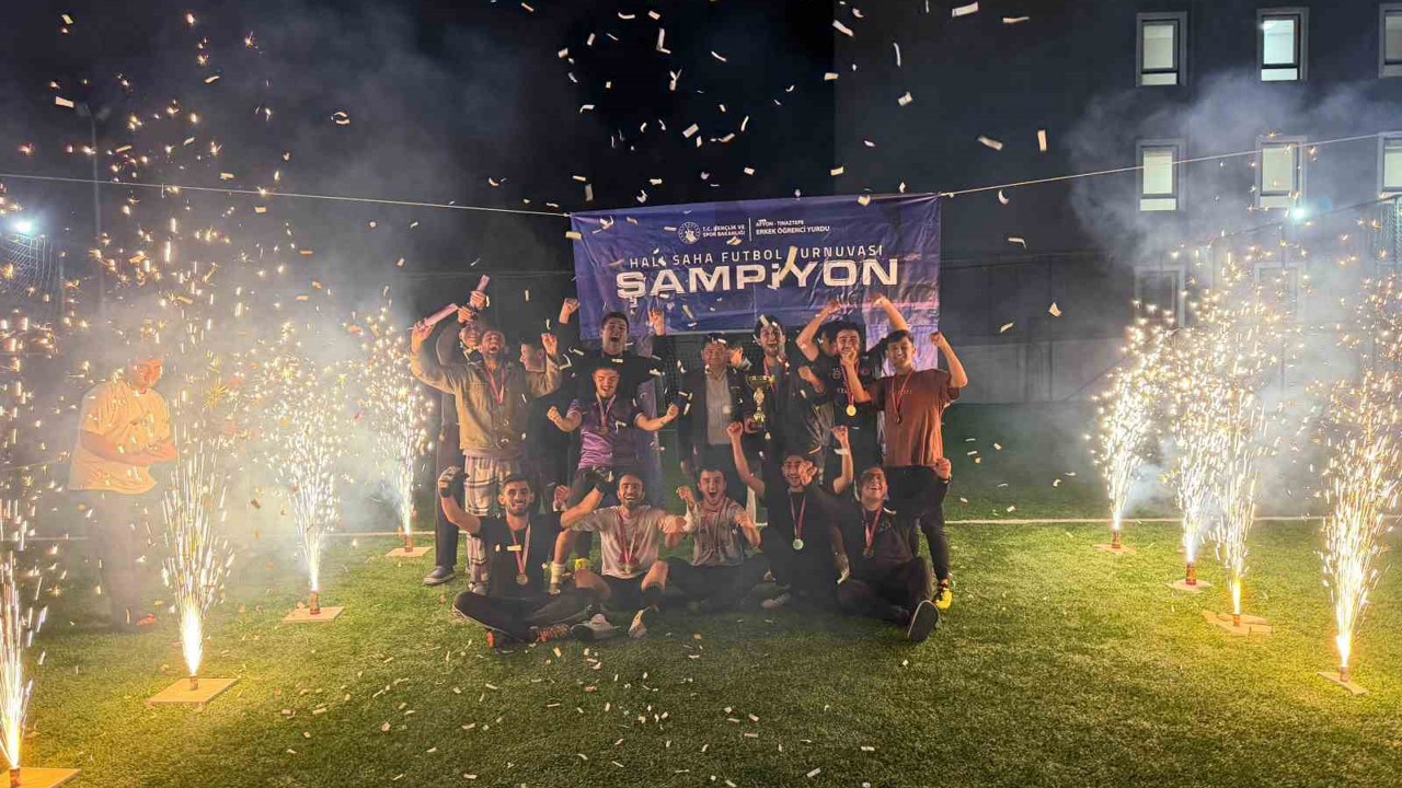 Cumhuriyet Bayramı Halı Saha Turnuvası düzenlendi
