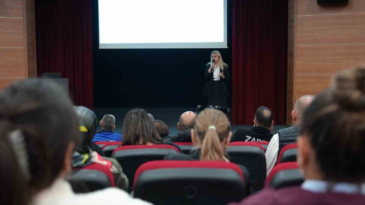 Doğru iletişim teknikleri ve stres yönetimi anlatıldı
