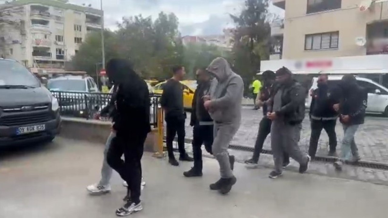Kuşadası’nda eş zamanlı fuhuş operasyonu: 5 tutuklama
