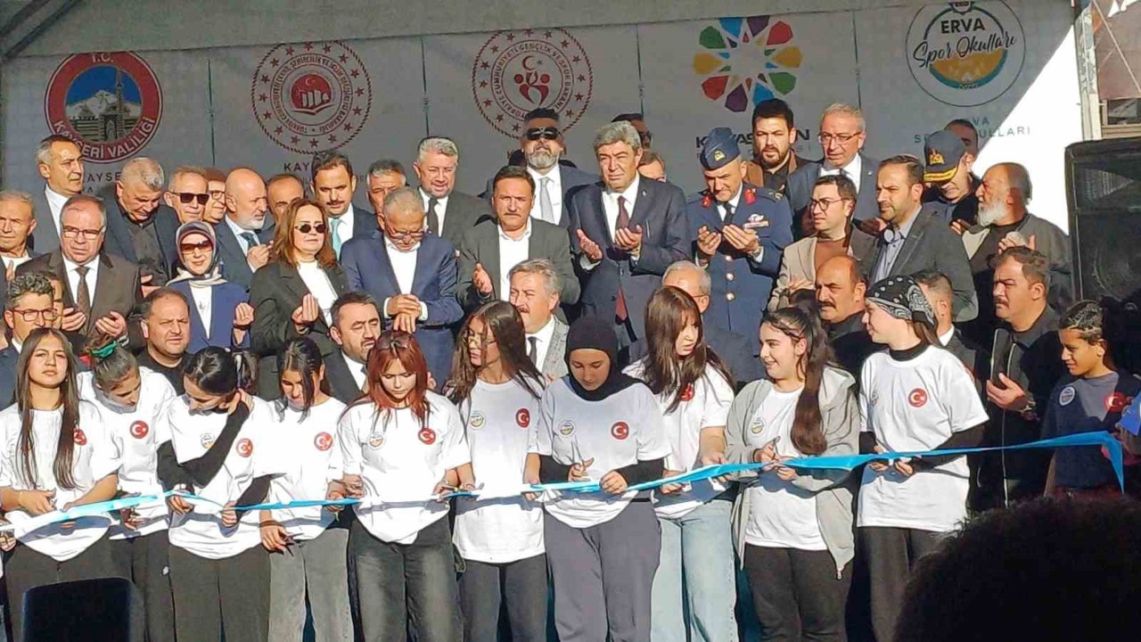Kayseri Valisi Gökmen Çiçek: "ERVA Spor Okulları çığ gibi büyüyor"
