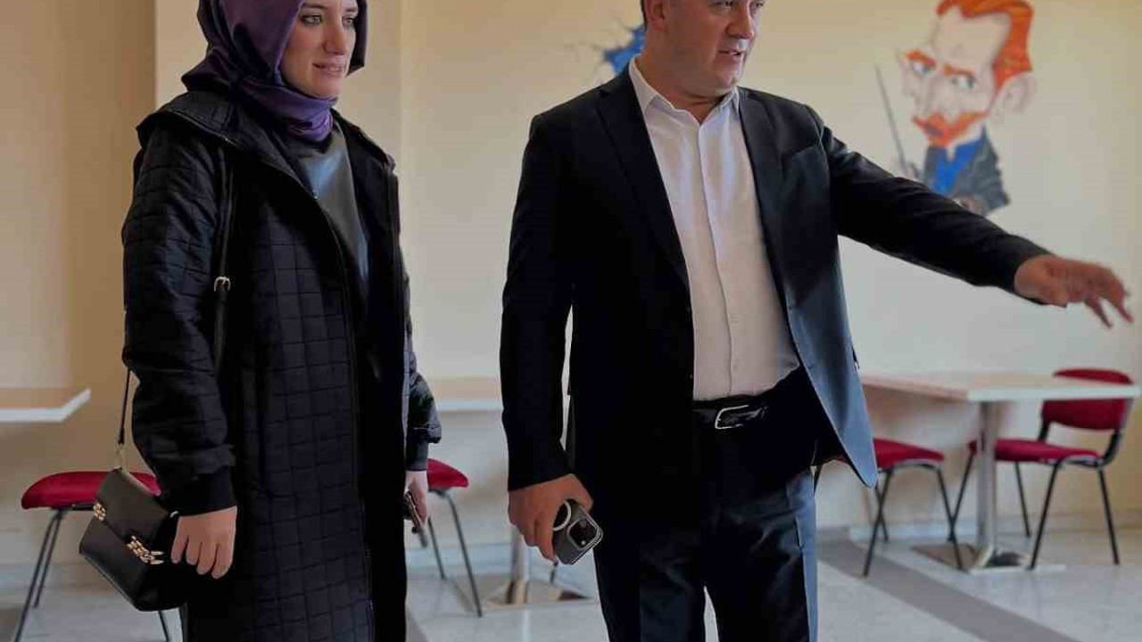 Kaymakam Dertlioğlu’ndan gençlik merkezine ziyaret
