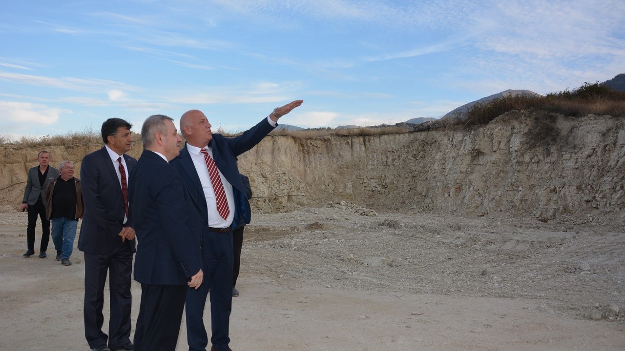 Başkan Kumral devam eden projeleri yerinde inceledi
