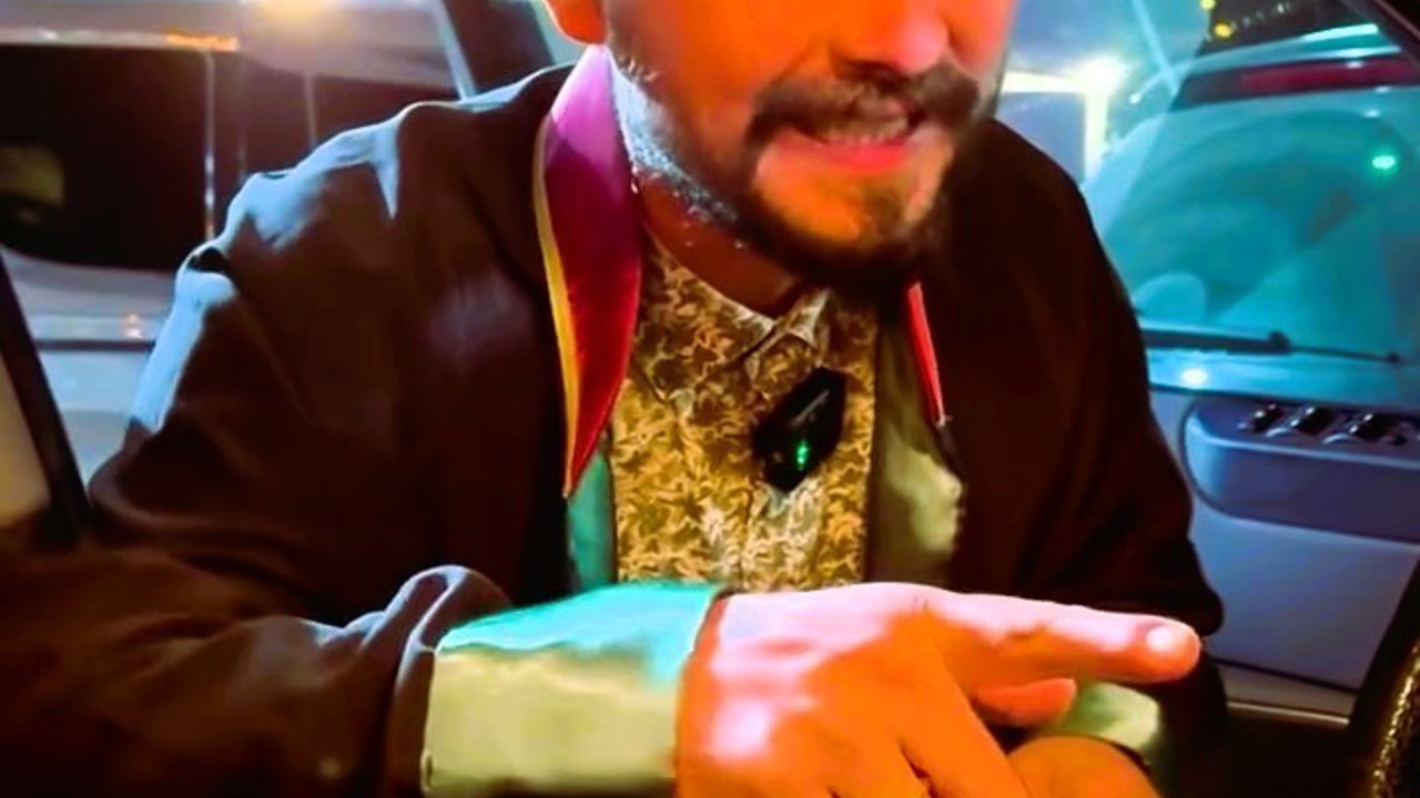 Avukatlardan cübbeyle araç tanıtımı yapan galericiye suç duyurusu
