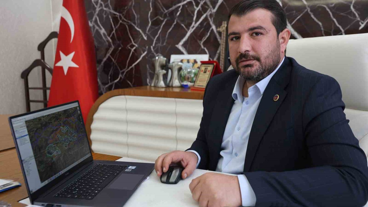 Başkan Altınışık: "Yıldırım Holding’e bağlı Eti Krom’un şuanda 50 noktanın üzerinde kaçak çalışma yaptığını tespit ettik"
