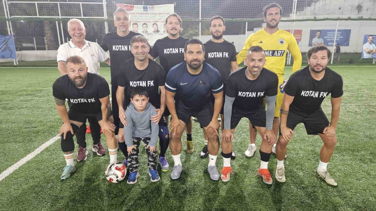 Kuşadası Belediyesi Görev Şehitleri Turnuvası’nda şampiyon Kotan FK oldu
