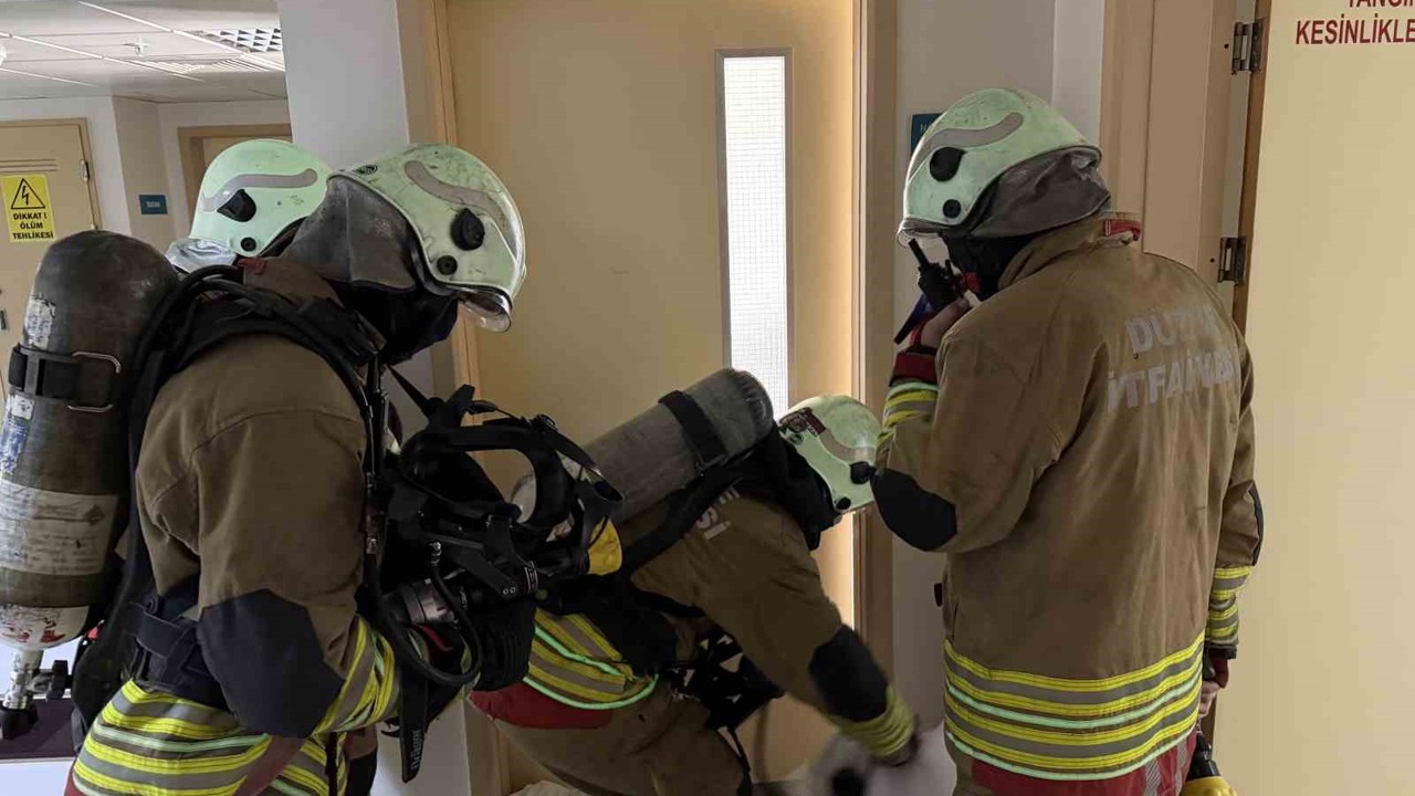 Kadın doğum hastanesinde yangın tatbikatı gerçeğini aratmadı
