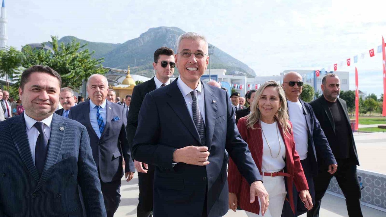 Sağlık Bakanı Memişoğlu: "Sağlıkta son 25 yılda Cumhurbaşkanımızın liderliğinde çok şey yaptık, çok şey ürettik. Daha çok üreteceğiz’’
