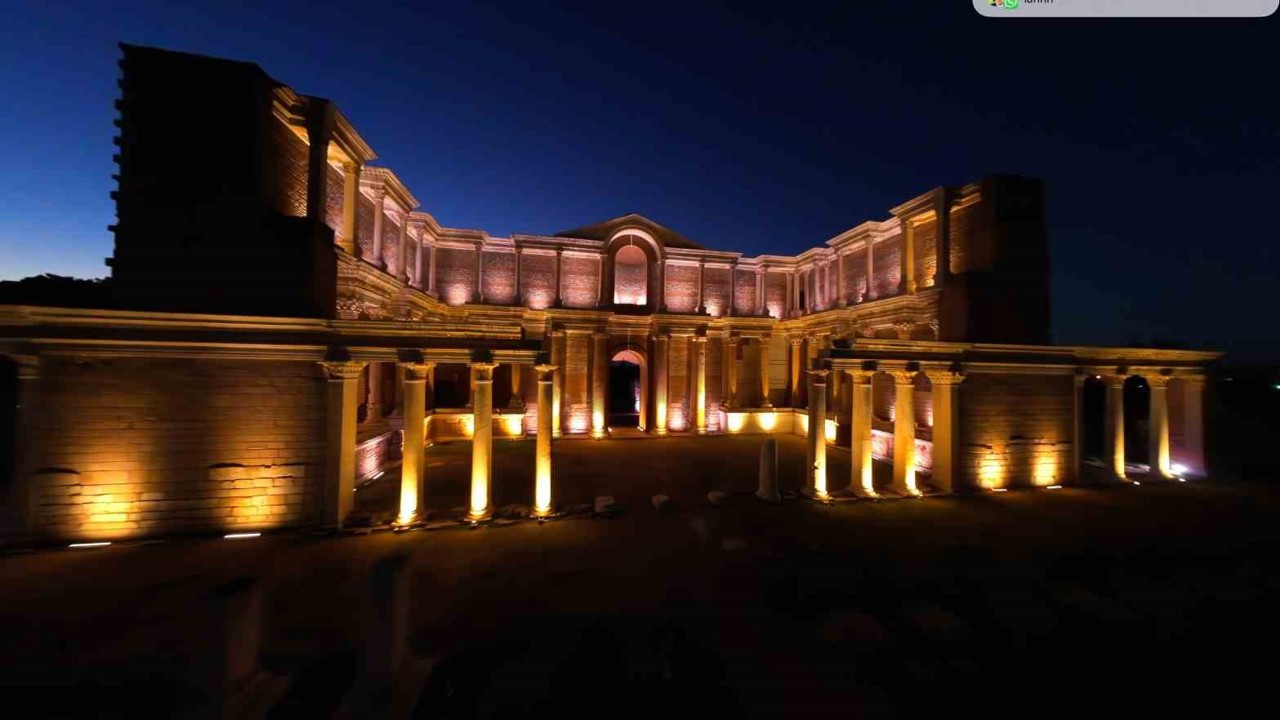 Paranın ilk basıldığı Sardes Antik Kenti artık gece de parlıyor
