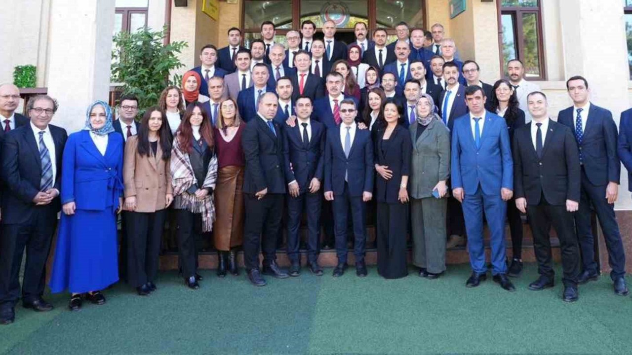 Bakan Tekin’den Özbekistan’da Taşkent Türk Okulu’na ziyaret
