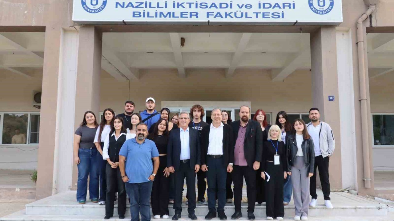 Başkan Tetik üniversite öğrencileri ile buluştu
