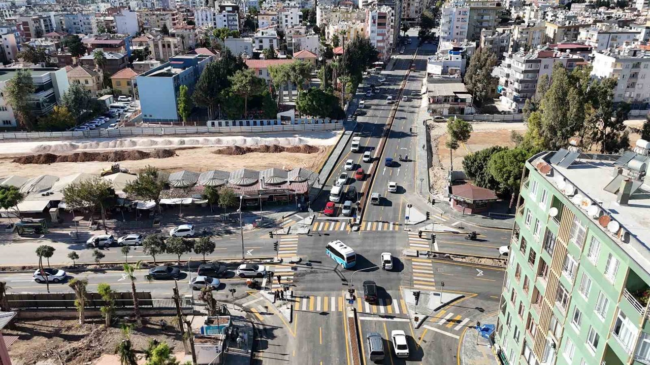 Tarsus’ta kavşak düzenlemesi ile trafik nefes aldı
