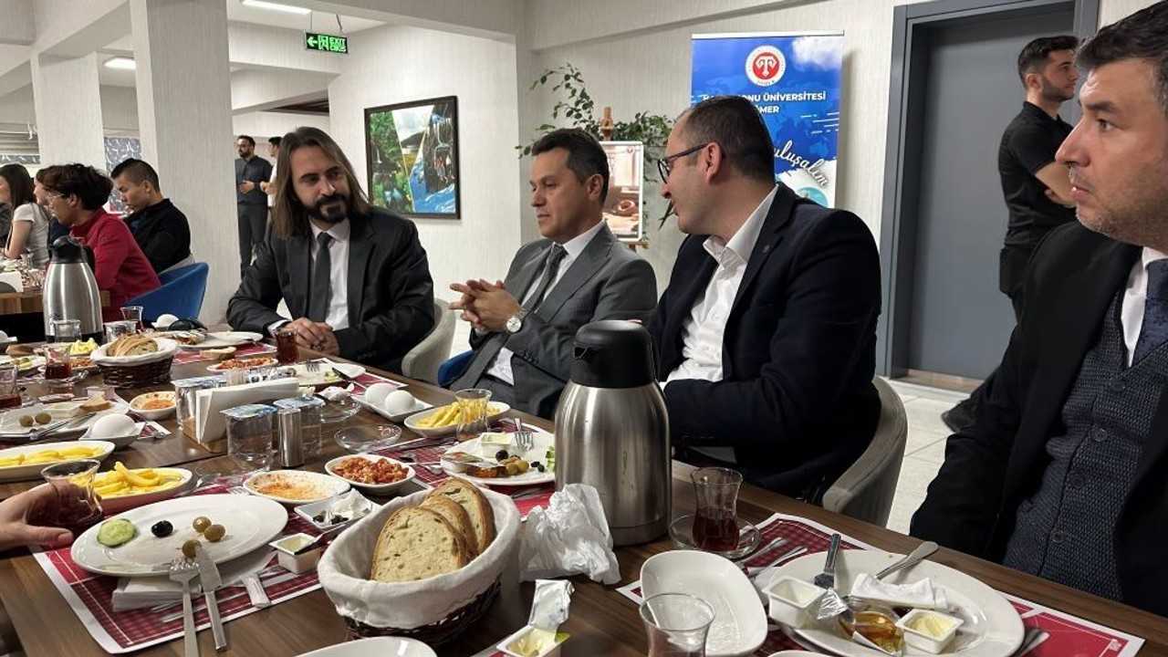 Rektör Topal: "Üniversitemiz hoşgörü, dostluk ve bilimin evrenselliğini merkeze alan bir yapıya sahiptir"
